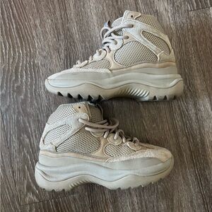 Mens Yeezy Desert Boot sz 5.5